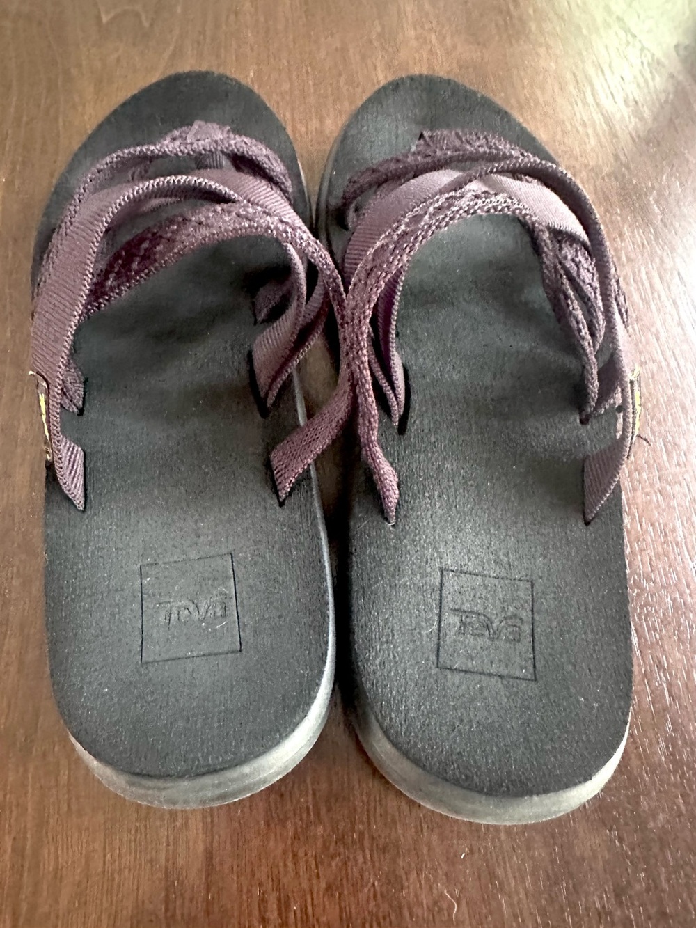 Teva Black Strappy Slide Flip Flop Sandals 8 EUC - Picture 4 of 6